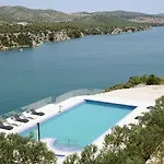 Panorama Hotel 4*