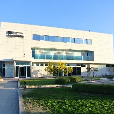 全景酒店 4* 希贝尼克