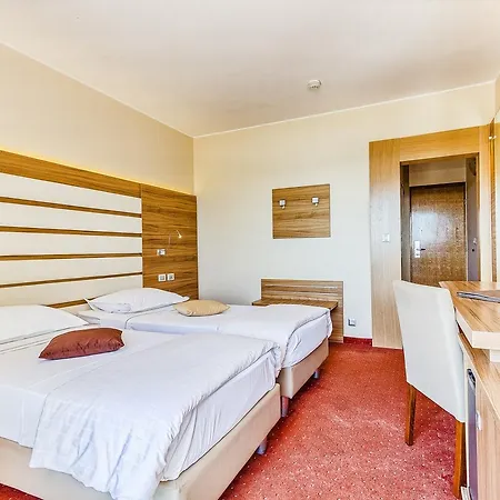 Panorama Hotel 4*